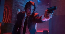 "Eu não faço acrobacias, eu faço ação": Keanu Reeves explica como são feitas as cenas impressionantes de John Wick