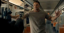 Dose dupla de ação no Prime Video: Assista aos trailers inéditos da 4ª temporada de Reacher e do aguardado spin-off Neagley