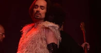 Johnny Hooker é o terceiro convidado do Sonora Apresenta em show intimista com fãs