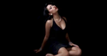 Ela é comparada à Amy Winehouse e trabalhará com seu produtor