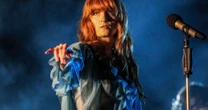 Florence Welch revela já ter sofrido aborto: 'O mais perto que cheguei da morte'