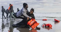 Mais de 1.100 migrantes chegam ao Reino Unido em um único dia pelo Canal da Mancha