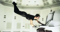 Há 30 anos atrás, Tom Cruise aceitou fazer Missão Impossível por um motivo inusitado; e não foram as acrobacias radicais!