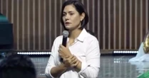 Michelle Bolsonaro critica postura de jornalistas durante culto: 'Meu status...'