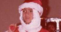 Ho-Ho-Ho! Em 1980, esse mini Papai Noel não tinha ideia que seria famoso e distribuiria milhões na TV. Reconhece?