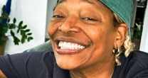 Mart'nália celebra os 60 anos com bolo em formato de órgão genital; veja