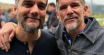 Wagner Moura posa com Ethan Hawke no Festival de Telluride; 'O Agente Secreto' é destaque