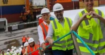 Raquel Lyra autoriza início da dragagem do canal interno do Porto de Suape