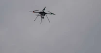 Japão reforça orçamento de Defesa e amplia arsenal de drones contra ameaças navais