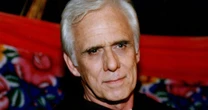 Há 32 anos, Francisco Cuoco alterou rumo de novela polêmica da Globo por cirurgia às pressas. Saiba o que aconteceu com ator e personagem