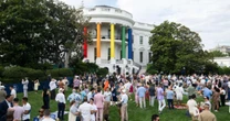 Sob tensão política, a marcha mundial pelo orgulho LGBTQ+ acontece na capital americana