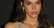 Bruna Marquezine divulga mais registros inéditos do festão de 30 anos