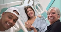 Lore Improta revela ter passado por cirurgia e conta com ajuda de Léo Santana em recuperação