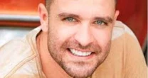 Diogo Nogueira aparece com visual diferente e fãs perguntam: 'Será que foi hackeado?'