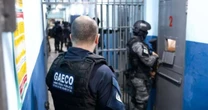 Servidor de presídio é investigado por facilitar entrada de drogas e celulares para facção no RS