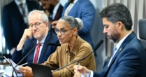 Senador manda Marina Silva 'se pôr em seu lugar' e ministra rebate: 'Não sou mulher submissa'