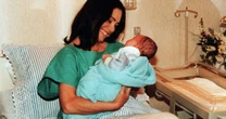 Há 26 anos, Globo finalizava novela de sucesso com troca de bebês entre mãe e filha
