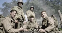 "Ele ia regravar 58 dias de filmagens se eu não concordasse": Steven Spielberg quase demitiu esse ator de seu melhor filme de guerra