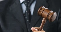 Ex-gerente da Caixa é condenado a pagar mais de R$ 2 milhões por empréstimos irregulares a familiares