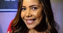 Cantora gospel aparece em nova foto após 4 anos do grave acidente