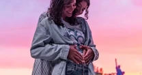 'Amor da Minha Vida': Bruna Marquezine e Alanis Guillen surgem em clima romântico