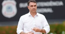 PF diz que Flávio Bolsonaro cometeu crime de calúnia contra Lula em post sobre Maduro