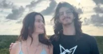 Cresceu! Isabeli Fontana posta foto rara com o filho de 18 anos e tamanho impressiona