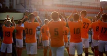Linha têxtil: uniformes de futebol personalizados em alta