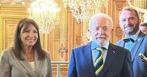 "Paris te ama": Lula é celebrado como símbolo de esperança pela prefeita Anne Hidalgo