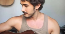 Filipe Bragança revela relação íntima com a música: 'Cresci em uma casa musical'