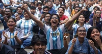 Por que alguns dos países mais populosos do mundo são tão ruins no futebol, e vice-versa