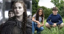 Sophie Turner dá conselho precioso a elenco jovem de 'Harry Potter': 'Quase me destruíram'