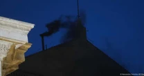 Conclave: por que fumaça demorou tanto para sair? Veja suspeitas