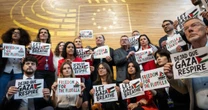 Vídeo de ativistas da flotilha para Gaza ajoelhados acirra crise diplomática e pressiona Israel