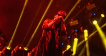 AO VIVO: assista ao Bonnaroo 2026 com shows de The Strokes, Turnstile, RÜFÜS DU SOL e mais