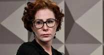 Zambelli na mira da Interpol? O que as leis italiana e internacional dizem sobre chance de deputada ser presa e deportada de volta ao Brasil