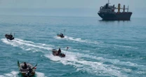 A 'marinha mosquito' do Irã: como 'enxame' de pequenas embarcações desafia os EUA no Estreito de Ormuz