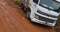 Polícia investiga possível latrocínio após caminhoneiro ser encontrado morto ao lado do veículo no RS