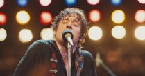 ''Eu gritava em um travesseiro toda manhã'': Jeremy Allen White precisou de uma dedicação intensa - e excêntrica - para Springsteen: Salve-Me do Desconhecido