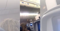 Avião com centenas a bordo retorna aos EUA após falsa ameaça de bomba; veja vídeo