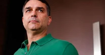 Flávio nega irregularidades com Vorcaro, critica Lula por tarifaço e diz que direita estará unida