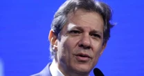 Haddad critica Flávio por tarifaço, reage a Tarcísio e diz estar 'confortável' com opções de vice