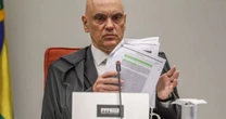 Alexandre de Moraes dá 24h para defesa de Bolsonaro se manifestar sobre arma