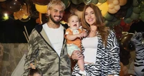 Nem mágoa, nem tensão! Virginia e Zé Felipe posam juntinhos em festa de José Leonardo e web se derrete: 'Família abençoada'