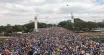 Marcha para Jesus reúne milhares de fiéis nas ruas de SP; veja fotos