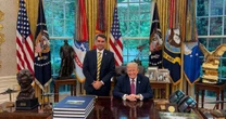 Ainda não está claro se intervenções de Trump vão ajudar ou atrapalhar Flávio Bolsonaro, diz New York Times