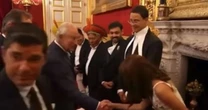 Anitta se encontra com Rei Charles III na Inglaterra: 'É uma honra'