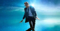 'A Vida de Chuck', com Tom Hiddleston, estreia nos cinemas brasileiros