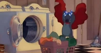 Lilo & Stitch tem referência ao Batman que você não notou: Pause o desenho em 1 hora e 18 minutos para ver