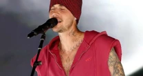 Fãs de Justin Bieber investigam html do site oficial e descobrem nova aba para turnê
